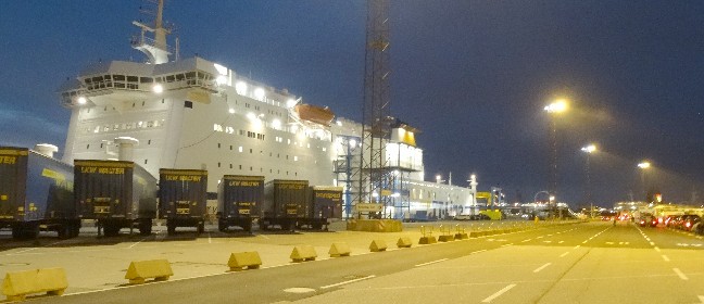 Fähre Rostock Trelleborg bei Nacht