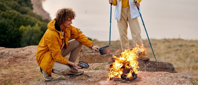 Outdoor-Reisekleidung im skandinavischen Stil