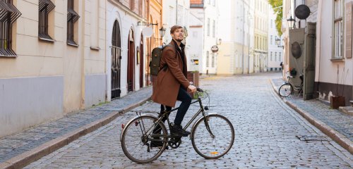 Skandinavischer Kleidungsstil: stilvolle Reisekleidung für Schweden